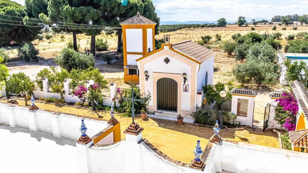 Hacienda típica sevillana en Marchena Lugar ideal para ver Andaluci Exterior foto